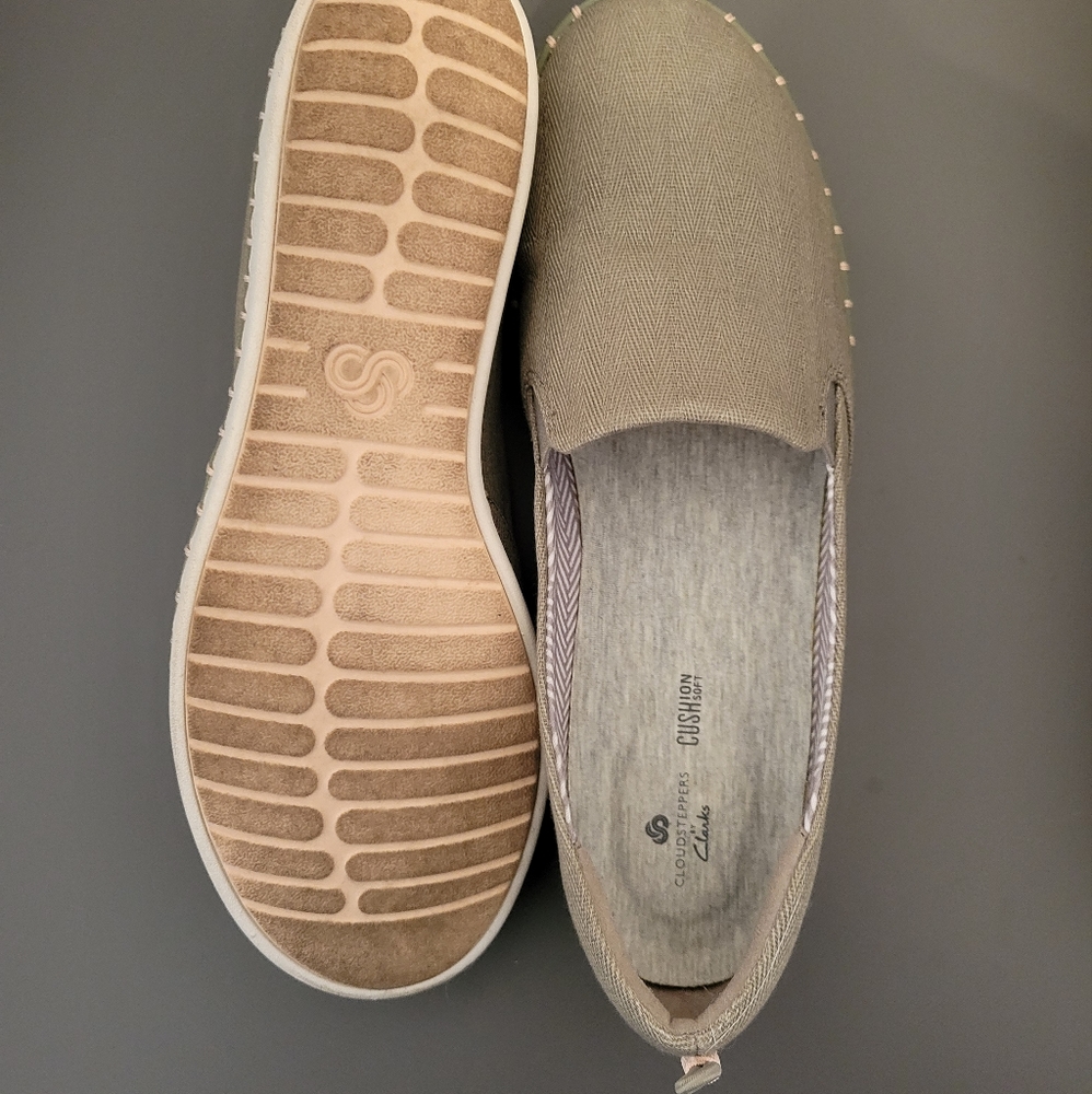 Clarks Step Cloud Slip-on Shoes